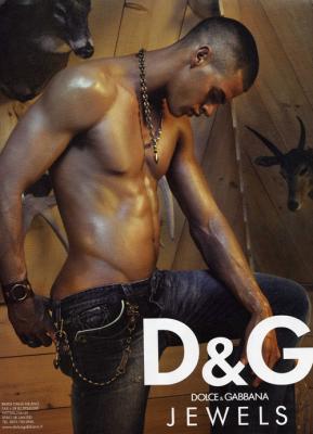 il est boo goss nn moii je le trouve super bo